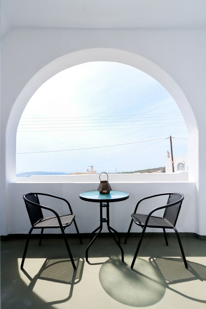 Anthelea Santorini Hotel