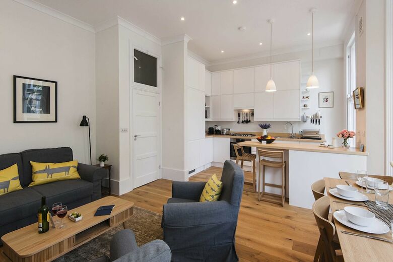 The Stunning Philbeach Garden Apartment- Csd