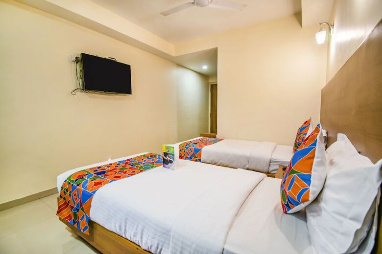 Fabhotel Jansi Deluxe Gandhipuram