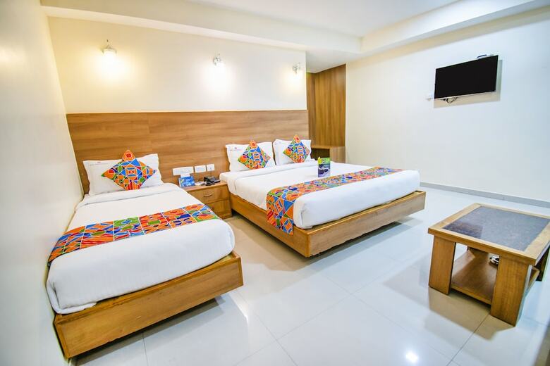 Fabhotel Jansi Deluxe Gandhipuram