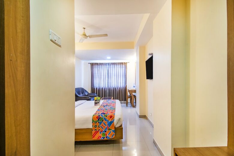 Fabhotel Jansi Deluxe Gandhipuram