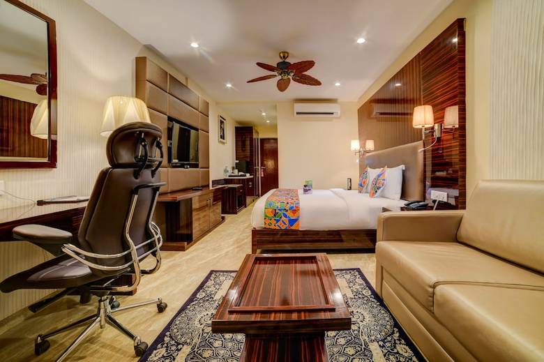 Fabhotel Sarala Crown Calangute Beach