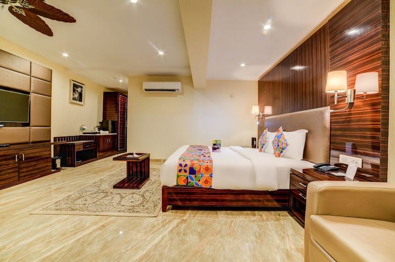 Fabhotel Sarala Crown Calangute Beach