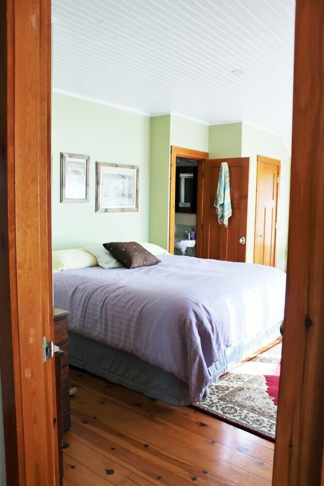 Gulls Ledge - Four Bedroom Home