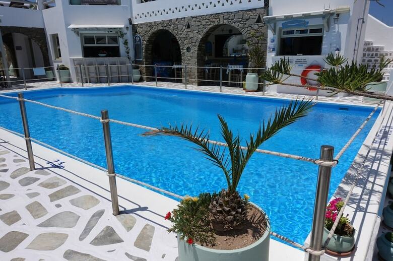 Apartamentos Captain Dounas