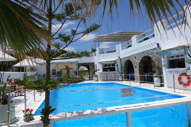 Apartamentos Captain Dounas