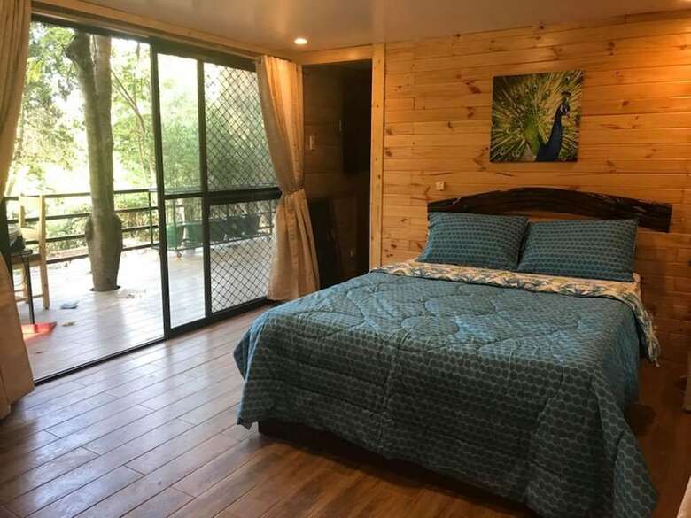 Hotel Zoobic Glampz- Subic