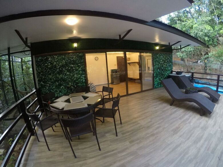 Hotel Zoobic Glampz- Subic