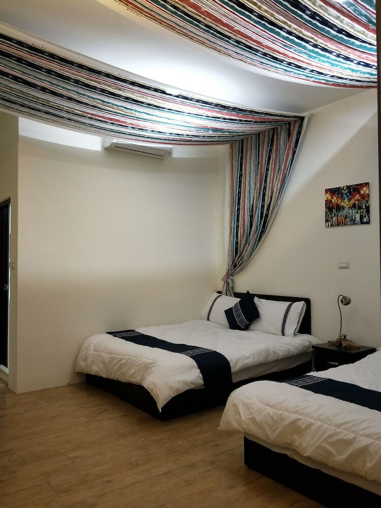 Cikasuan Camping Bed And Breakfast
