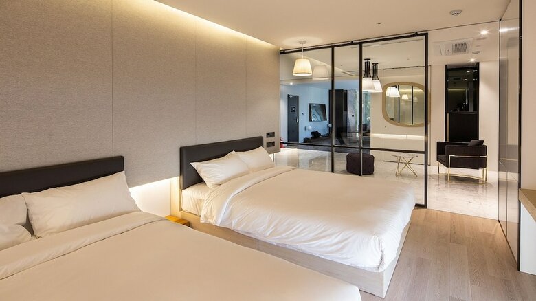 Stayrak Hotel