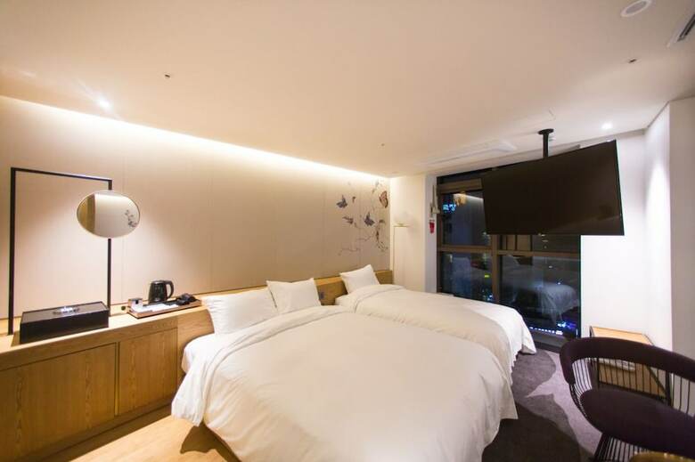 Stayrak Hotel