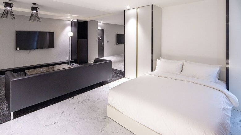 Stayrak Hotel