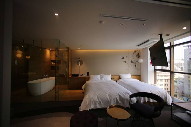 Stayrak Hotel