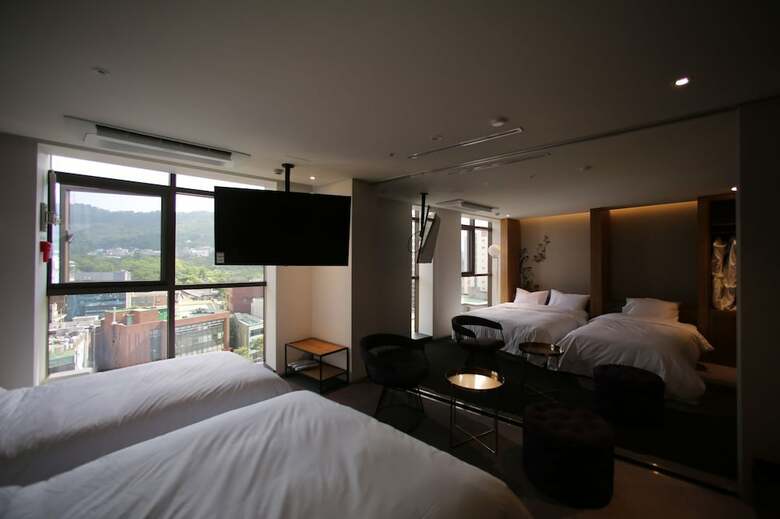 Stayrak Hotel