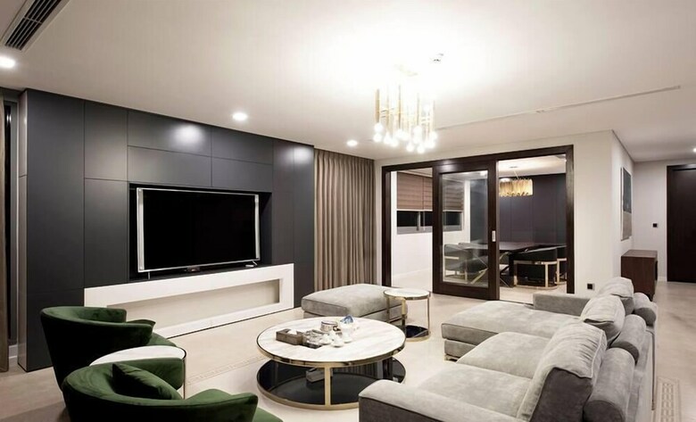 Luxury Yacht Villa