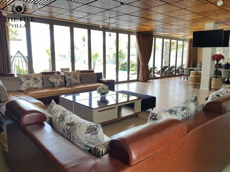 Luxury Yacht Villa