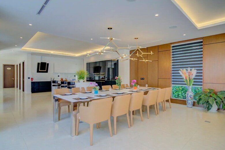 Luxury Yacht Villa