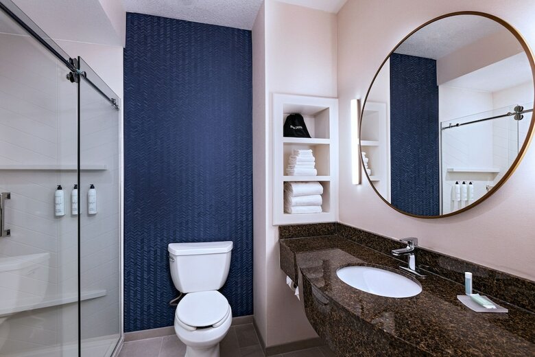 Hotel Rodeway Inn & Suites