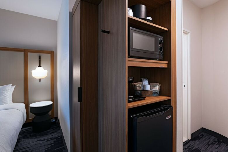 Hotel Rodeway Inn & Suites