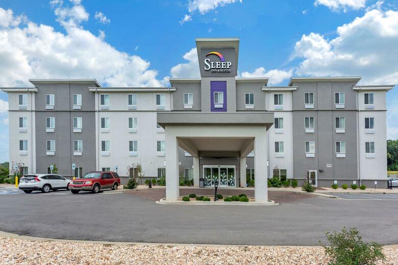 Hotel Sleep Inn & Suites
