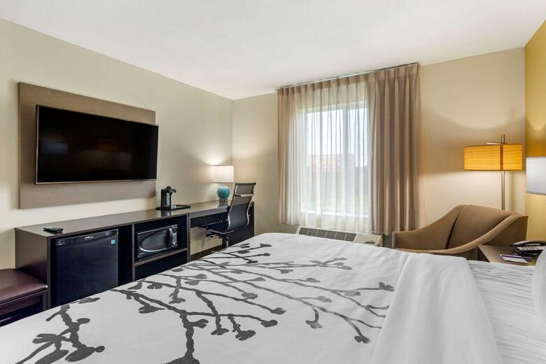Hotel Sleep Inn & Suites
