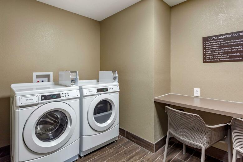 Hotel Sleep Inn & Suites
