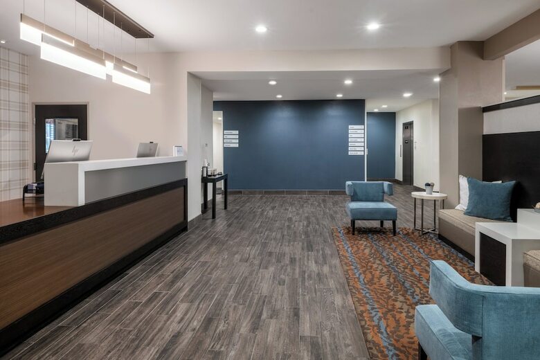 Hotel Sleep Inn & Suites