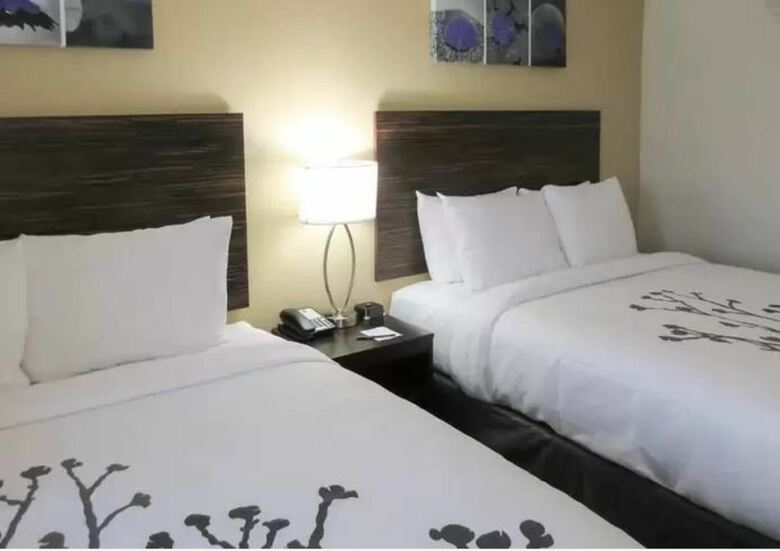 Hotel Sleep Inn & Suites