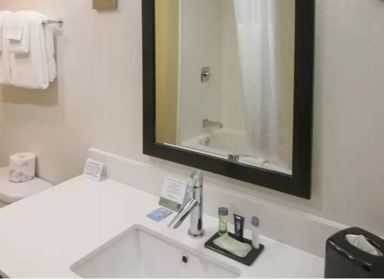 Hotel Sleep Inn & Suites