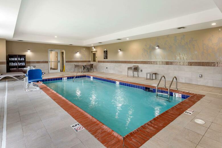 Hotel Sleep Inn & Suites