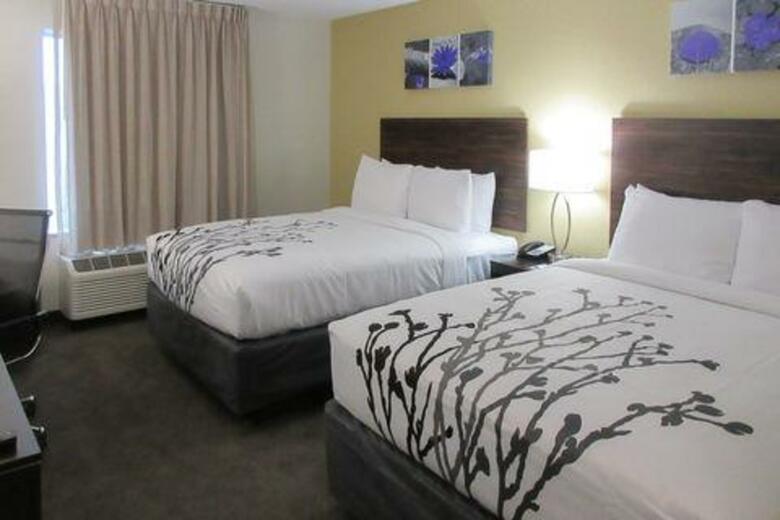 Hotel Sleep Inn & Suites