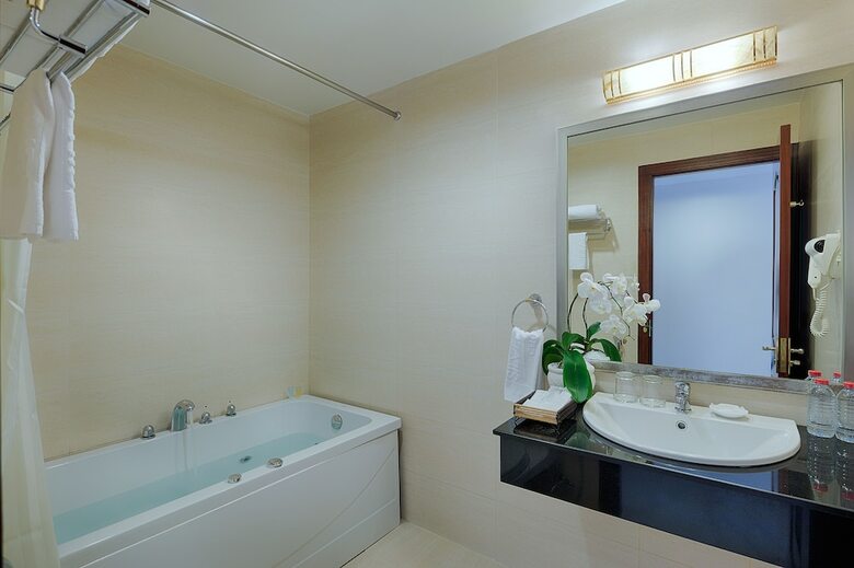 Silverland Central Hotel
