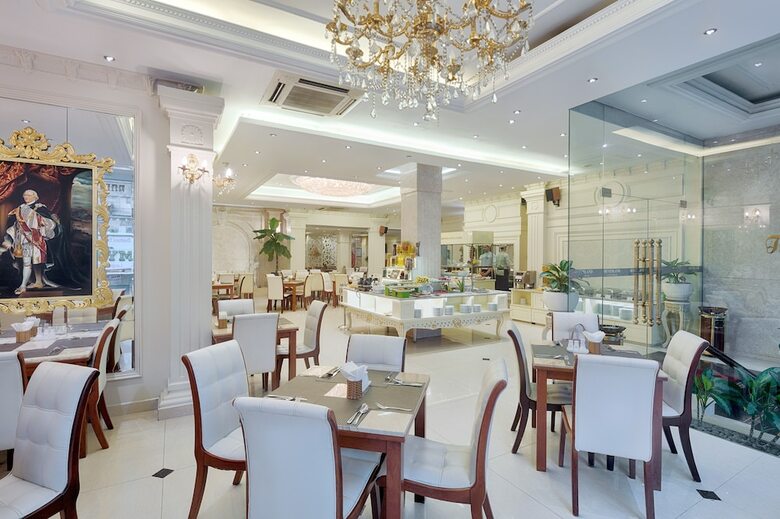 Silverland Central Hotel