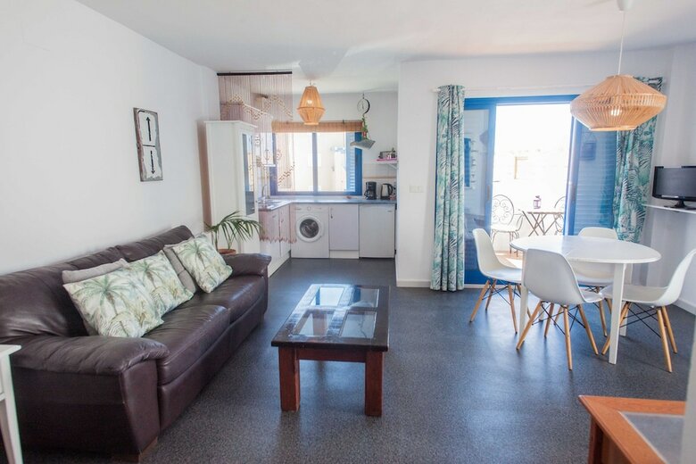 Apartamentos Beach House With Balcony And Beach View