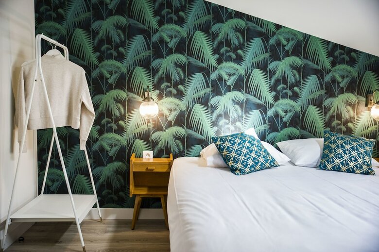 Hostal Georges Hostel & Caf�
