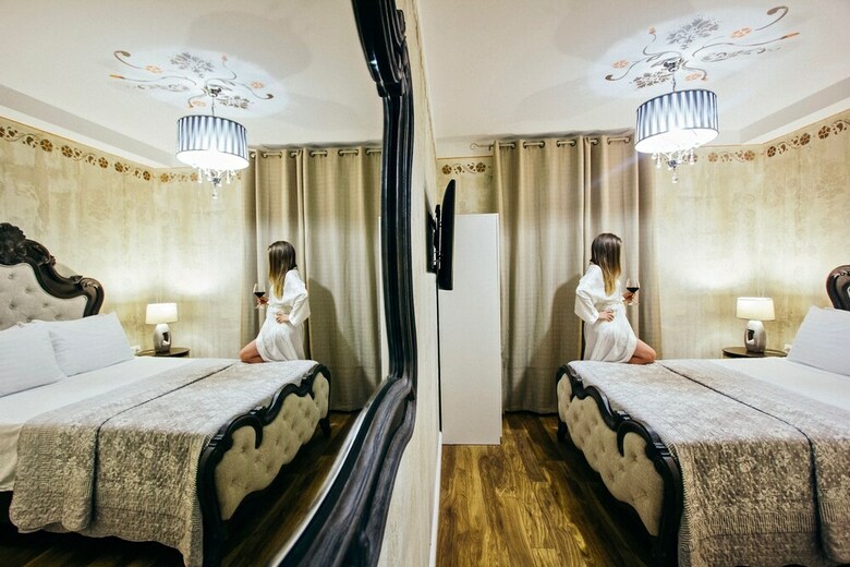 Hotel Plaza Marchi Old Town