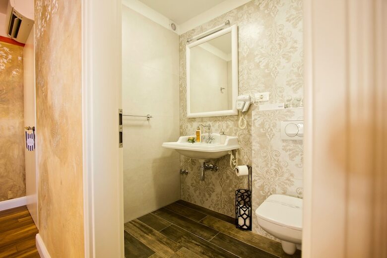 Hotel Plaza Marchi Old Town