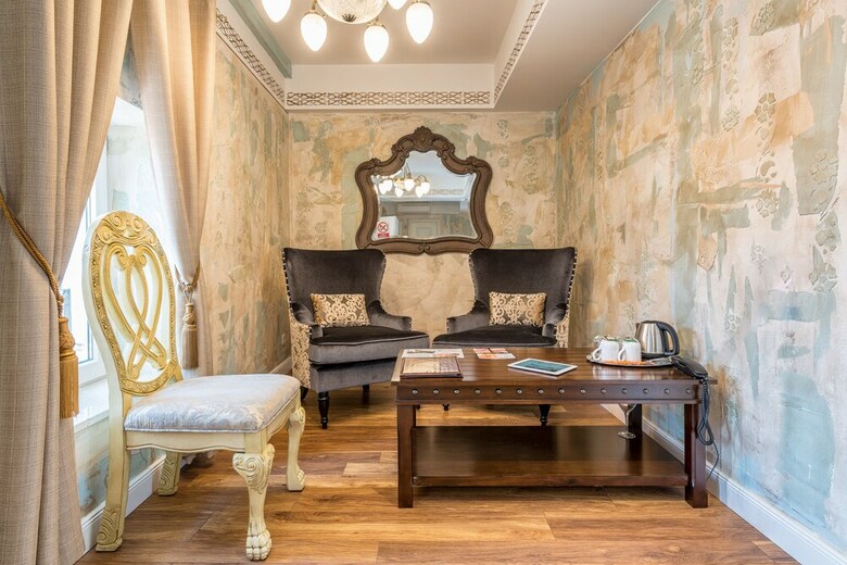 Hotel Plaza Marchi Old Town
