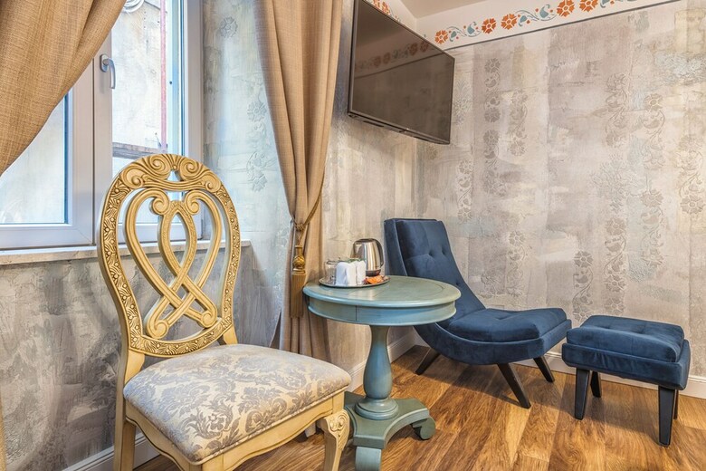 Hotel Plaza Marchi Old Town