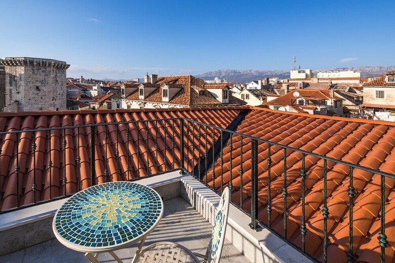 Hotel Plaza Marchi Old Town
