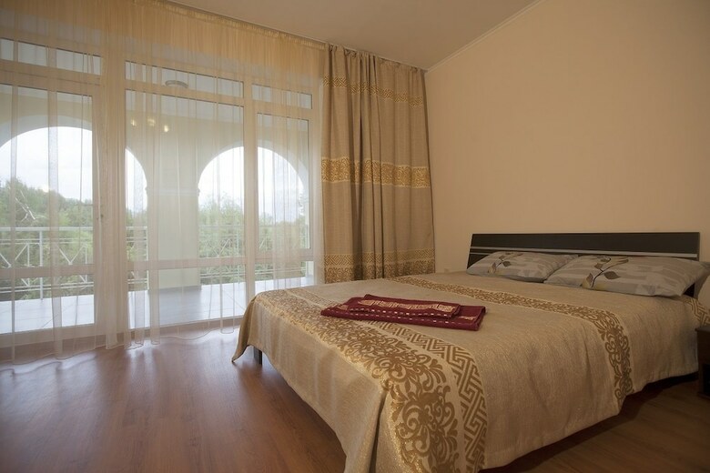 Hotel Aurora Plus