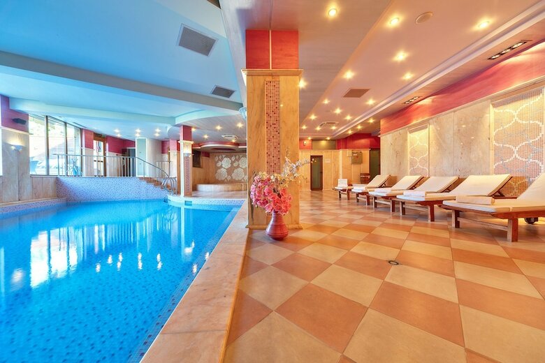 Club Central Hotel