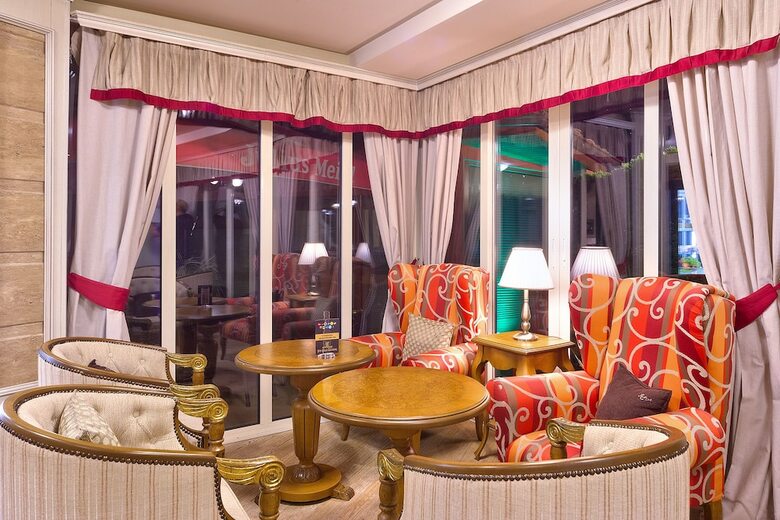 Club Central Hotel