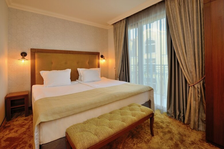 Club Central Hotel