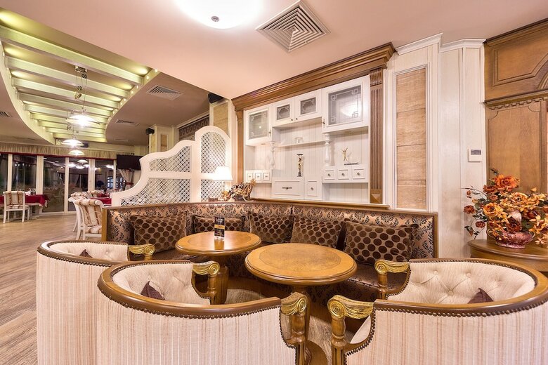 Club Central Hotel