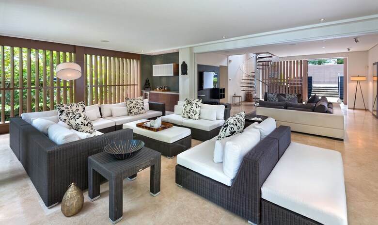 Villa Shoestring By Altman