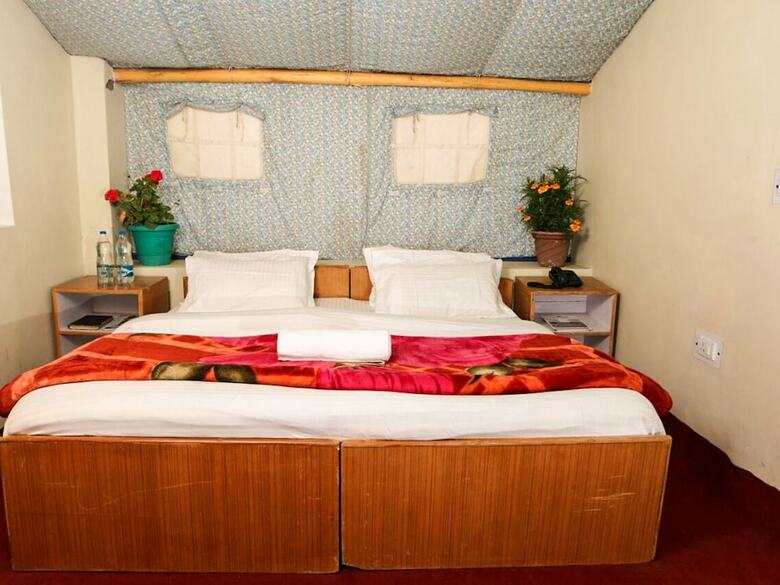 Shangri La Camp