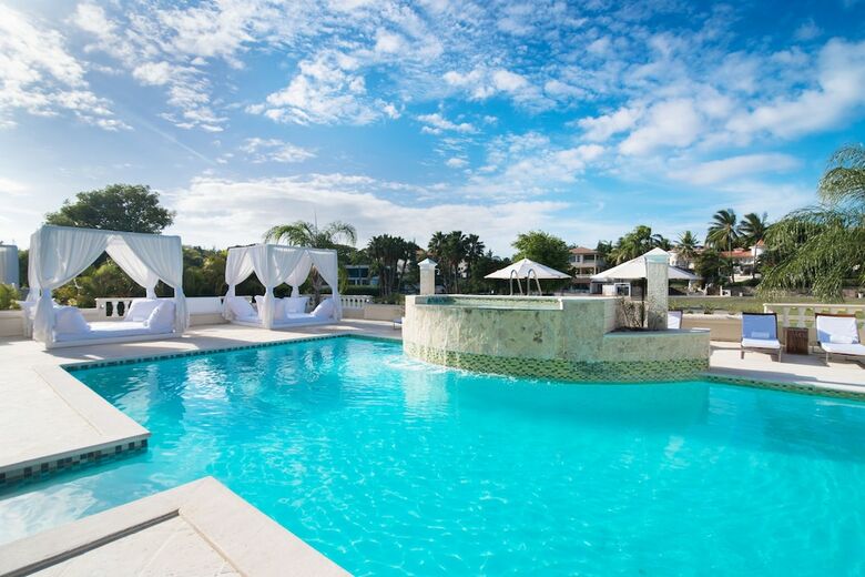 Hotel Crown Villas 4 Bdrm - All Inclusive