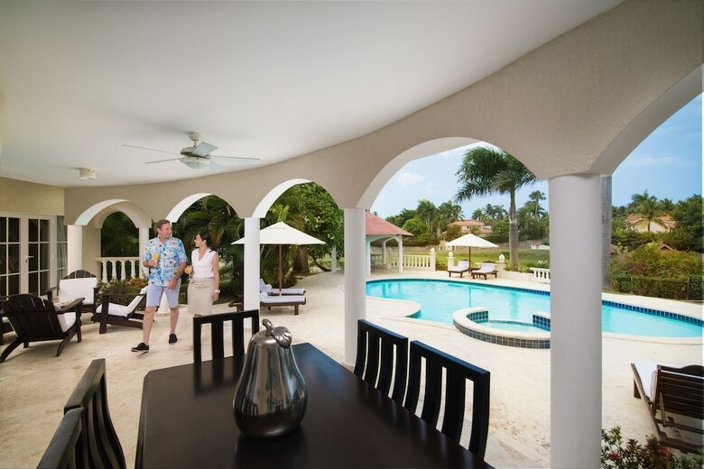 Hotel Crown Villas 6 Bdrm - All Inclusive