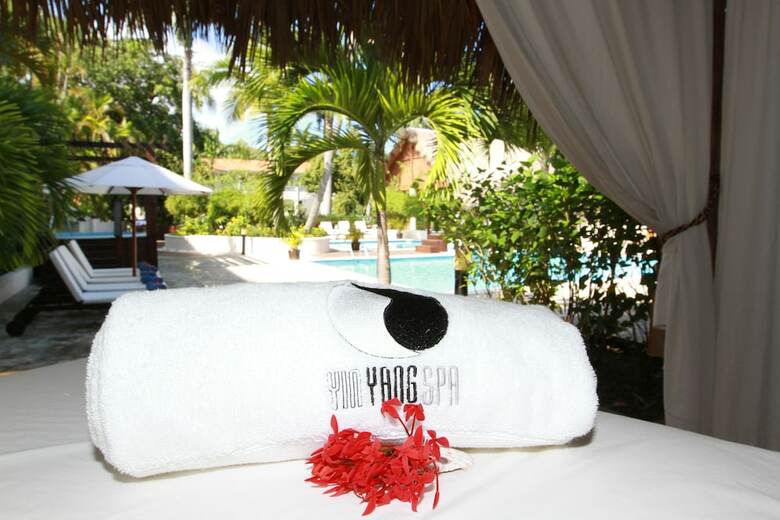Hotel Crown Villas 6 Bdrm - All Inclusive